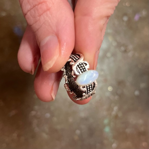 Vintage-Style Opal Silver Filigree Ring - Sz 6 - Picture 10 of 10